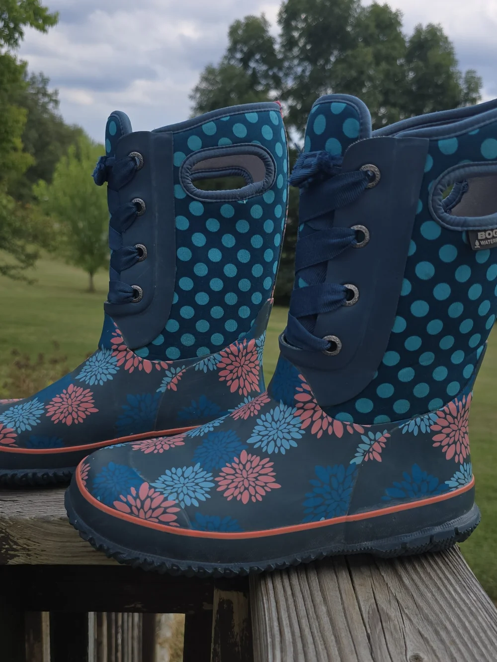 Bogs Flower Dot Classic Boot InsulateWaterproof Size US Youth/EURO 39 Womens 8